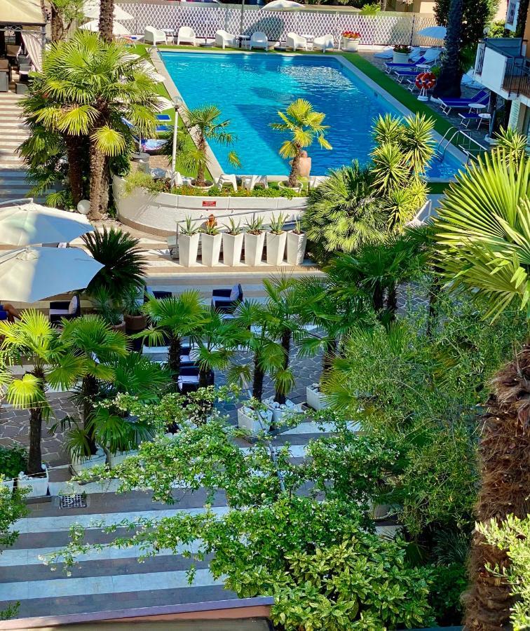 Hotel La Perla Riva del Garda Ngoại thất bức ảnh