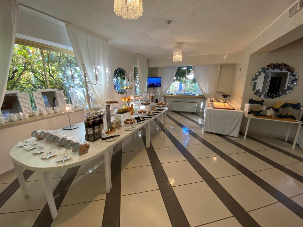 Hotel La Perla Riva del Garda Ngoại thất bức ảnh