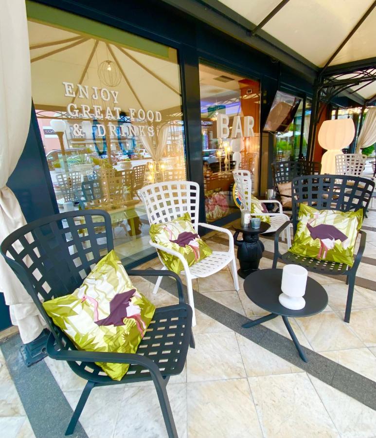 Hotel La Perla Riva del Garda Ngoại thất bức ảnh
