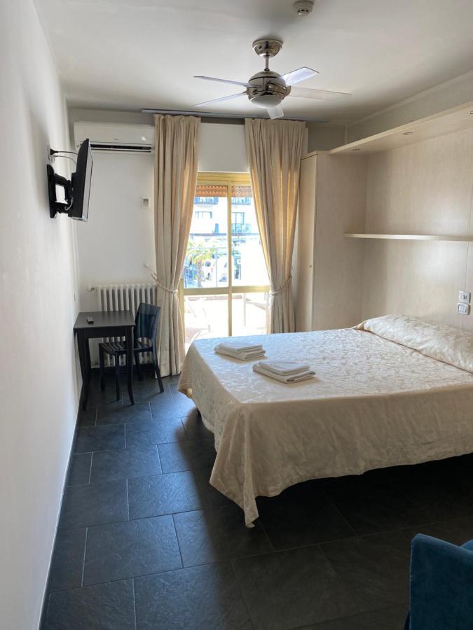 Hotel La Perla Riva del Garda Ngoại thất bức ảnh