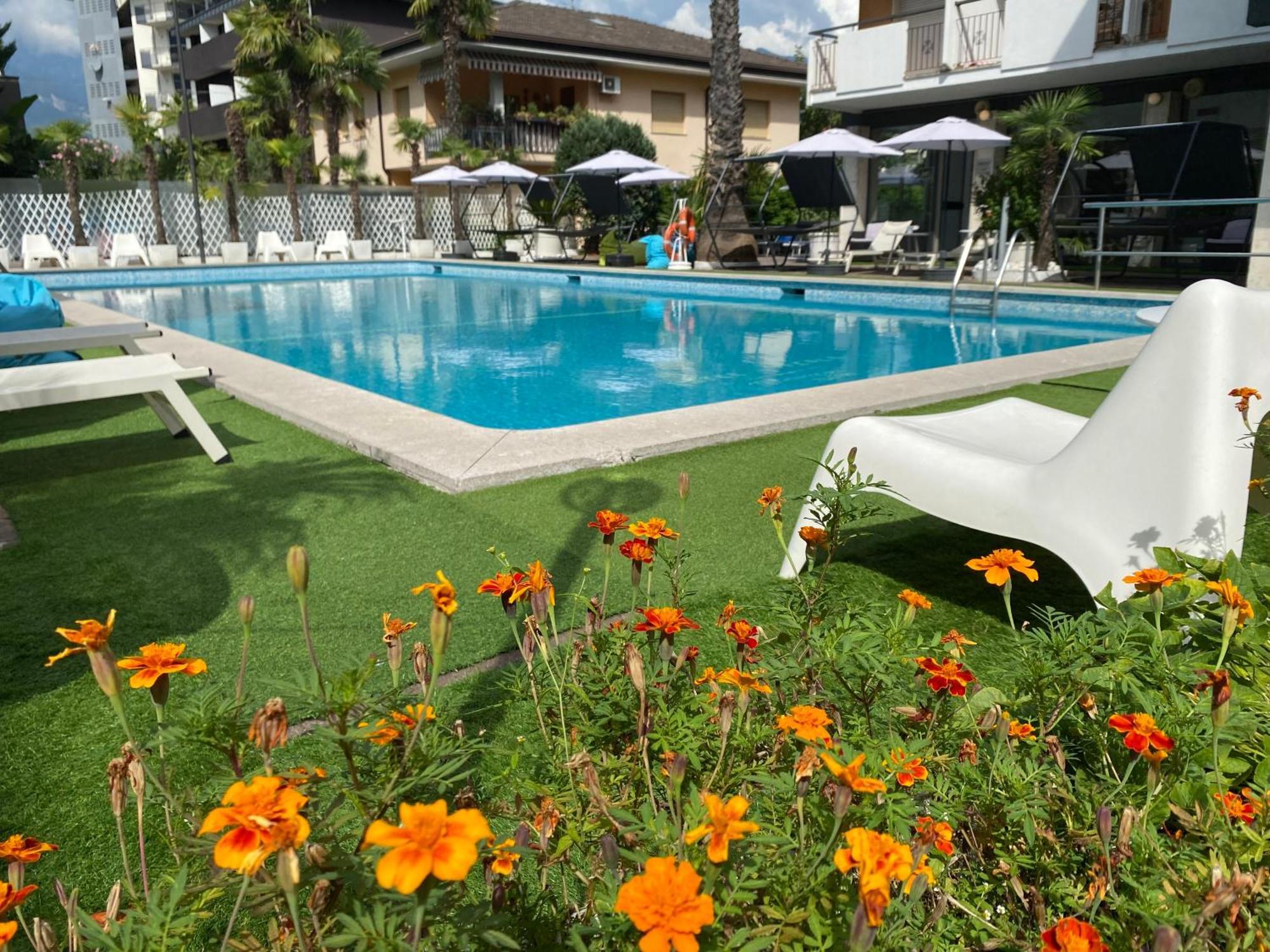 Hotel La Perla Riva del Garda Ngoại thất bức ảnh