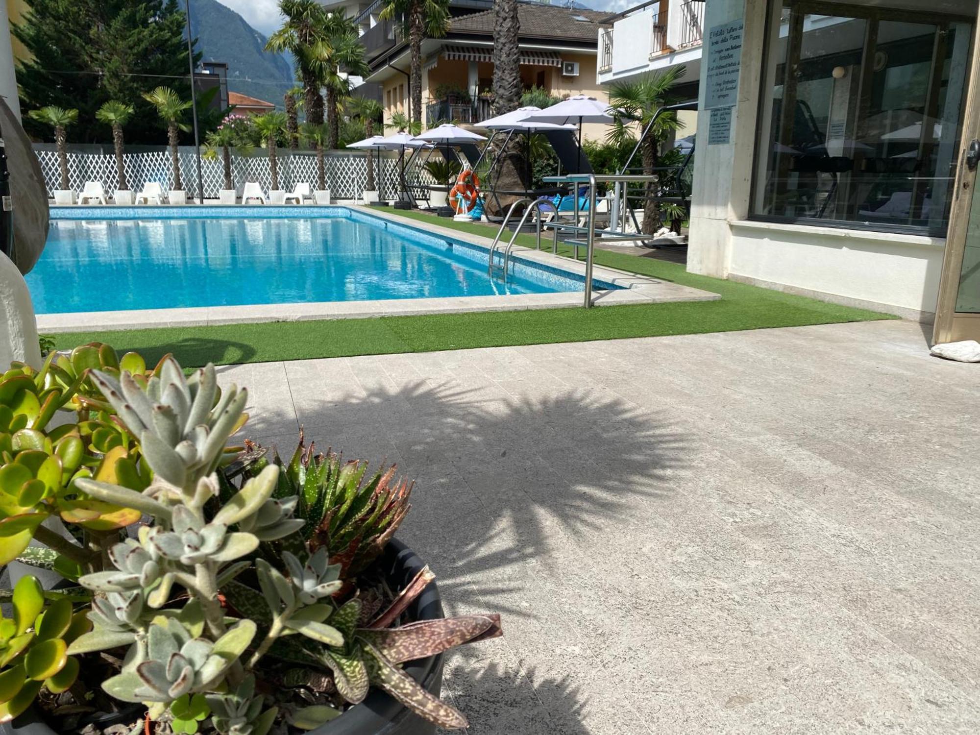 Hotel La Perla Riva del Garda Ngoại thất bức ảnh