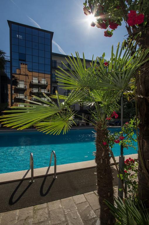 Hotel La Perla Riva del Garda Ngoại thất bức ảnh
