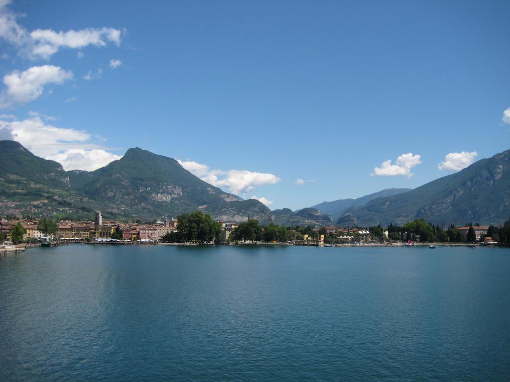 Hotel La Perla Riva del Garda Ngoại thất bức ảnh