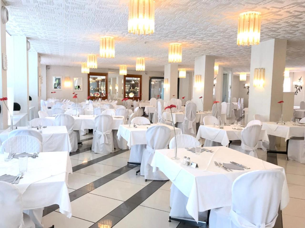 Hotel La Perla Riva del Garda Ngoại thất bức ảnh